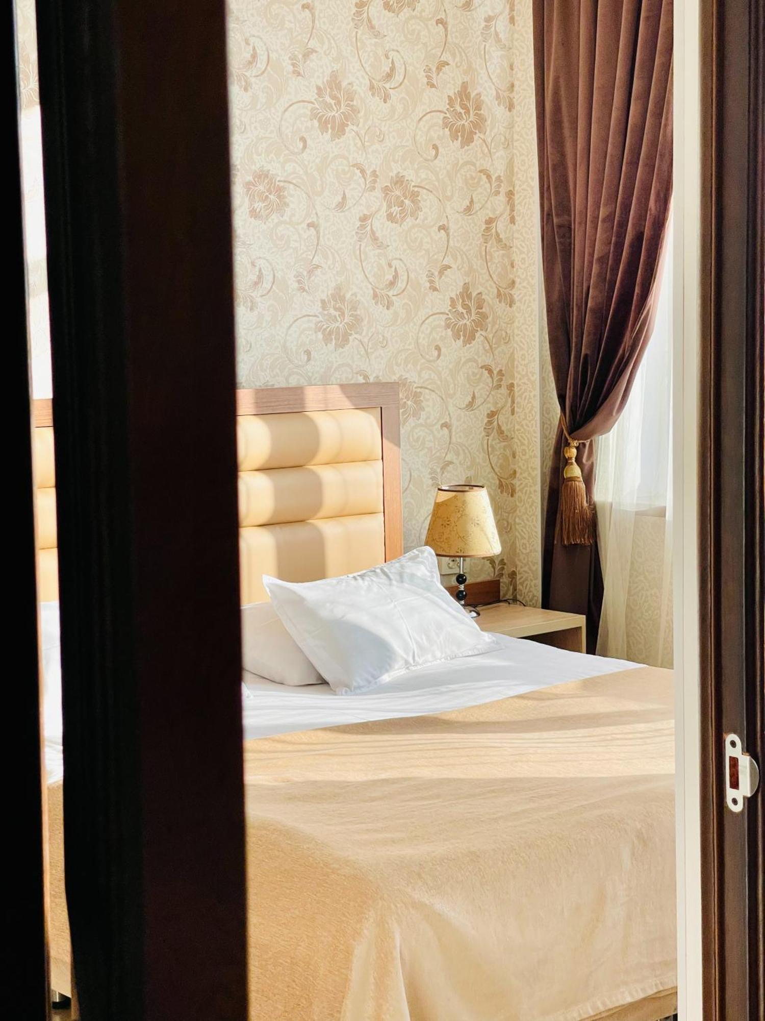 Dostyk Hotel Kyzylorda Exterior photo