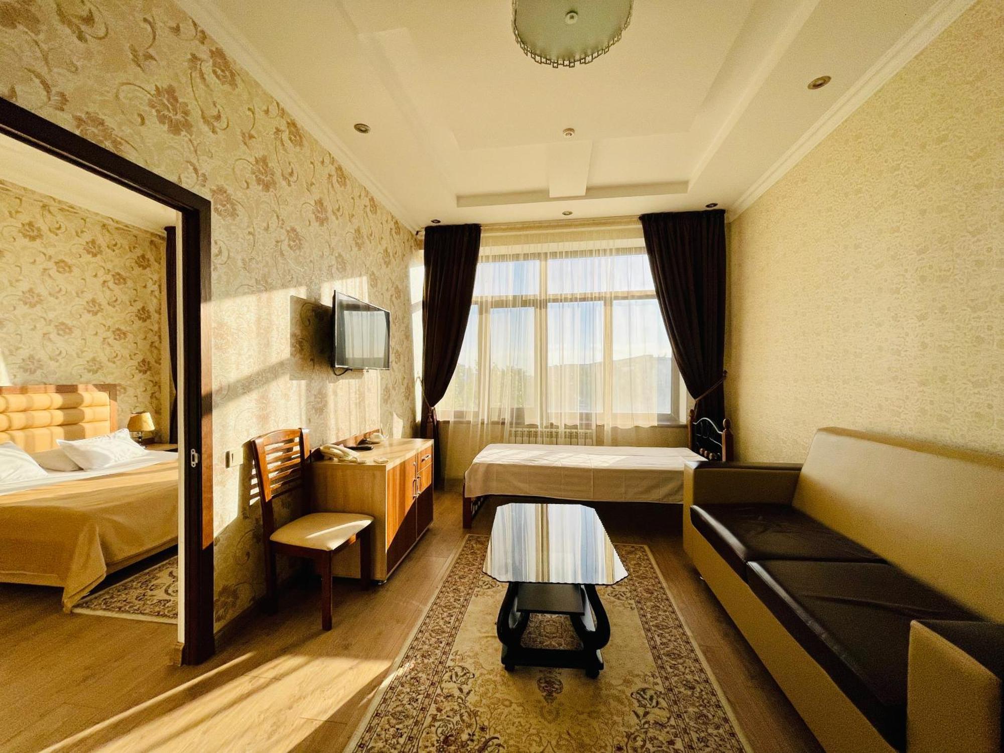 Dostyk Hotel Kyzylorda Exterior photo