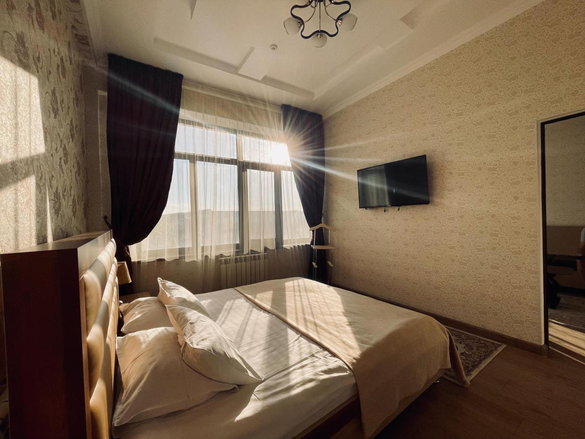 Dostyk Hotel Kyzylorda Exterior photo