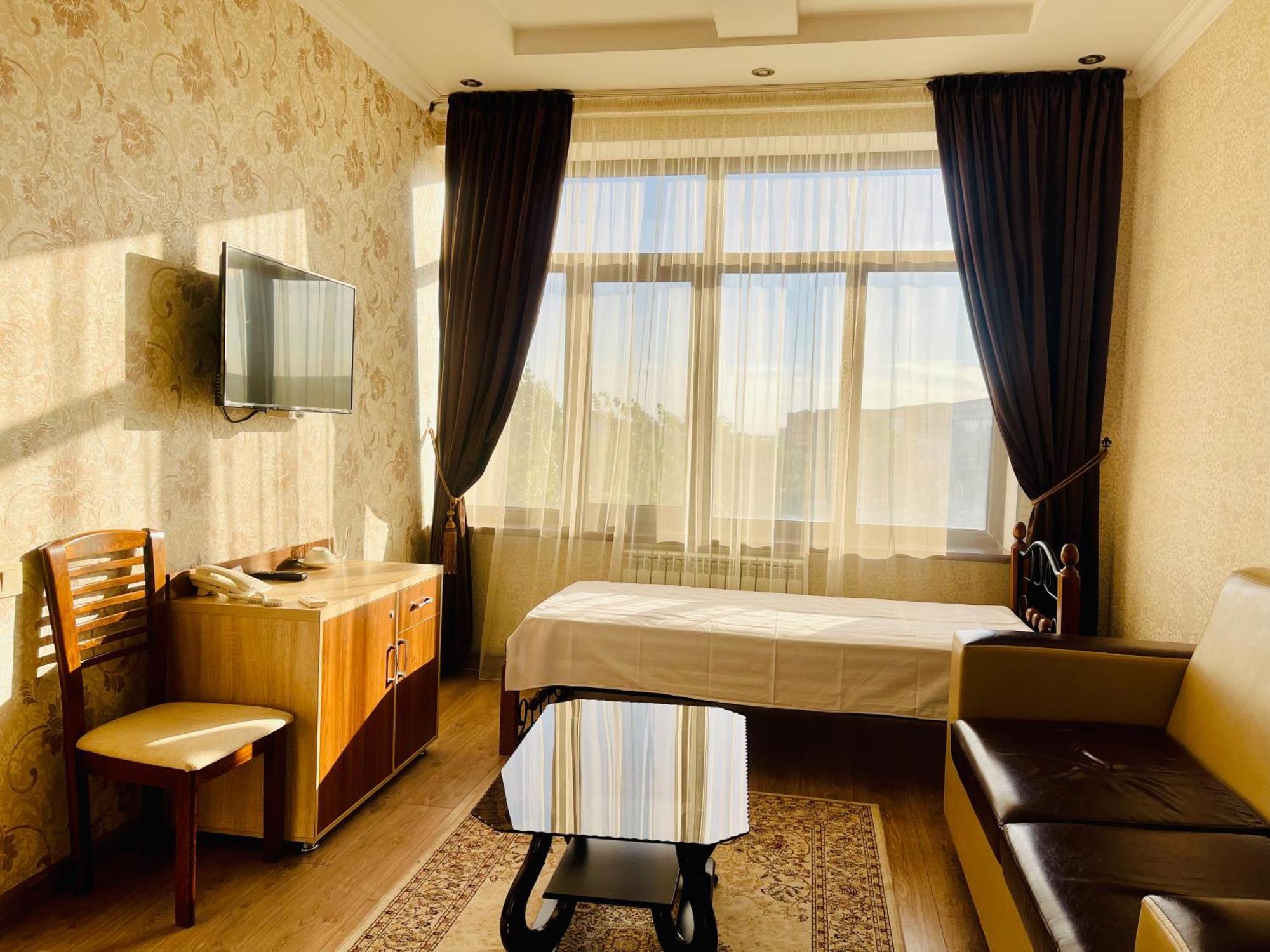 Dostyk Hotel Kyzylorda Exterior photo